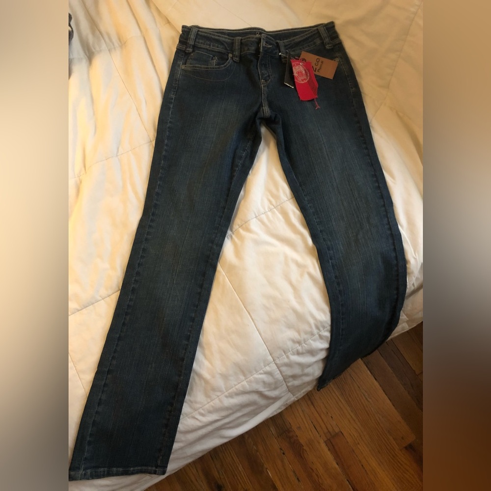 Blue Cropped Ankle Jeans with Stylish Embroidery